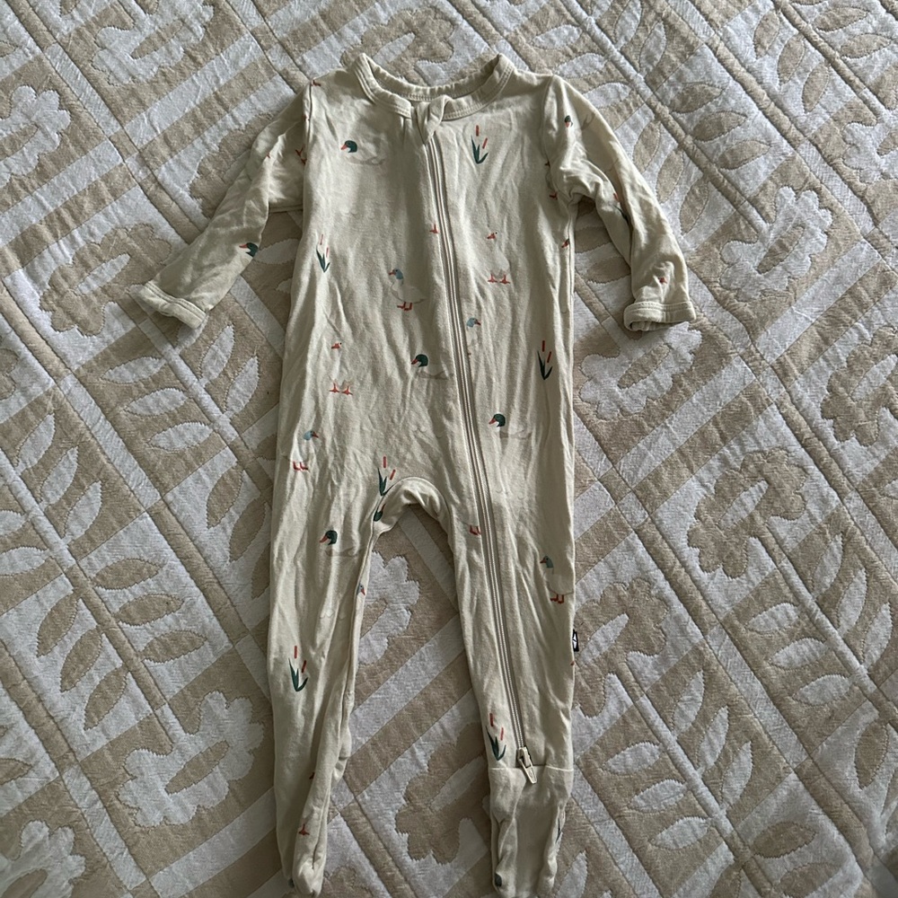 Kyte Baby Ducks Bamboo Zippered footie 3-6 mos